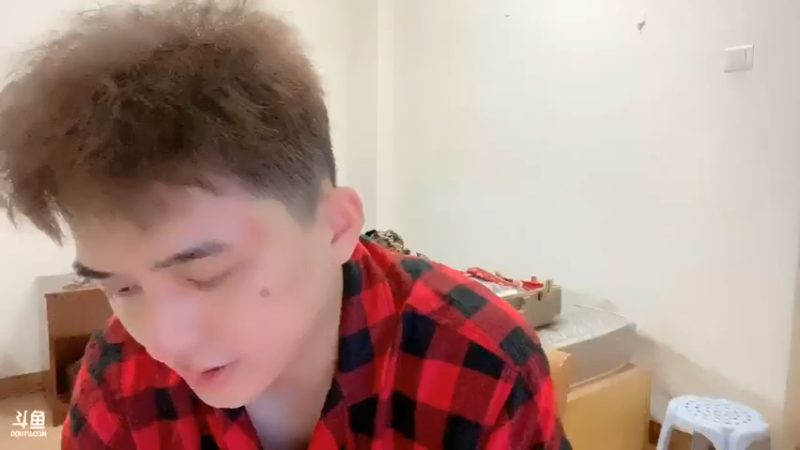 【2021-08-22 01点场】草莓：草莓：被嫂子赶出家门的第一天