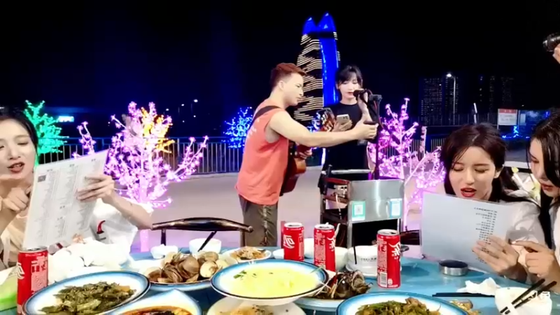 【2021-08-21 22点场】叶知秋Vanessa：叶知秋：出差中 预计22:00户外