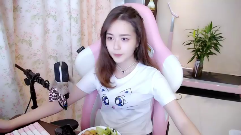 【2021-08-23 12点场】传情小小：好的主播这会儿就上线了