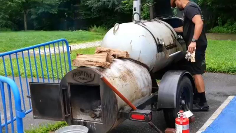 美国路边小吃    排骨   牛腩   拉猪肉  烧烤