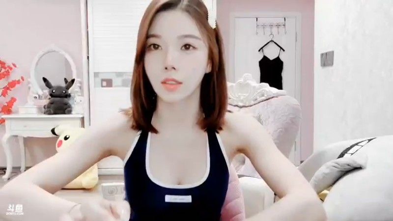 【2021-08-23 16点场】丽亚celiahunne：小姨子:周一新的我