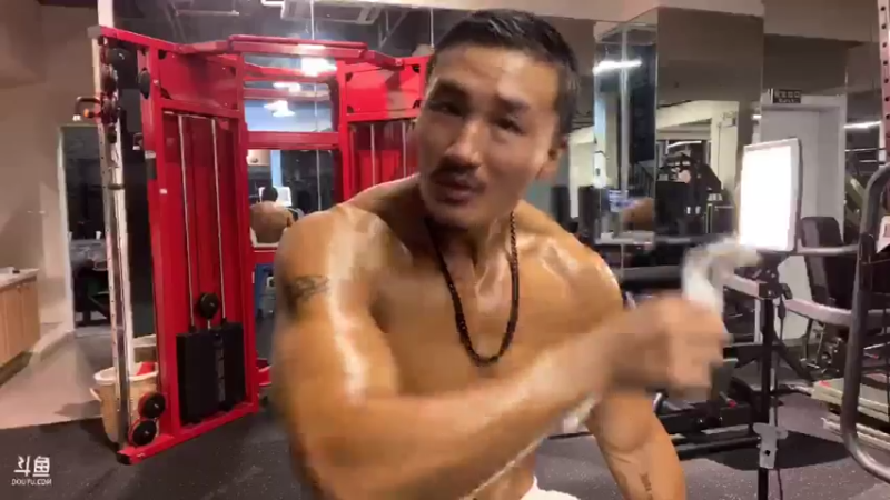 【2021-08-22 23点场】黑人毅：舞蹈男主播