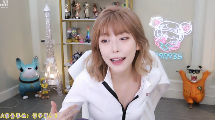 周淑怡：我很喜欢酥酥妹妹的，不对，要叫姐姐！