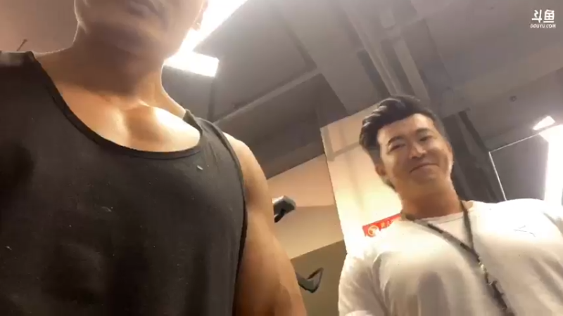 【2021-08-26 19点场】黑人毅：健身舞蹈男主播