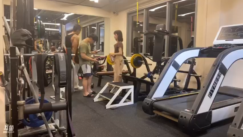 【2021-08-25 23点场】黑人毅：健身舞蹈男主播