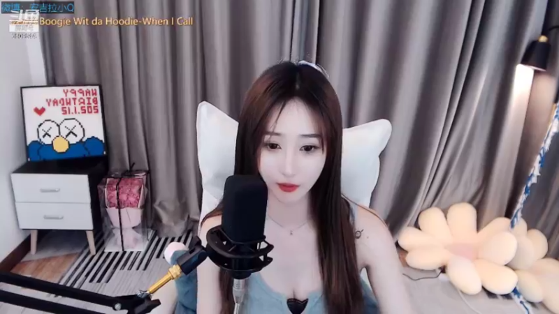 【2021-08-25 22点场】小Qbaba：今天亲密度双倍，打打卡咯