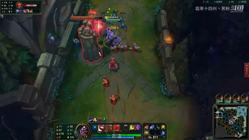 看到猫咪的那一刻，石头人笑了 (2)