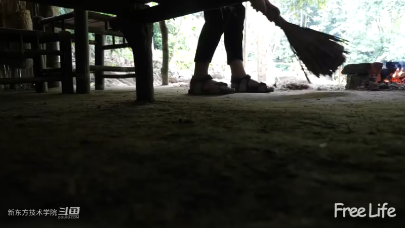 更新1季06自制家具20妹子独自深入荒野隐居修仙,建设世外桃源投个币吧