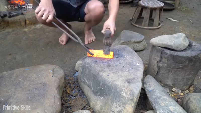 全集更新精剪版(2)新手斧升级E66锻造斧【真人我的世界-空手发展-单人炼铁】