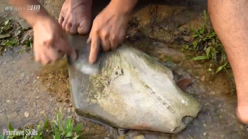 全集更新精剪版(12)新手斧升级E66锻造斧【真人我的世界-空手发展-单人炼铁】