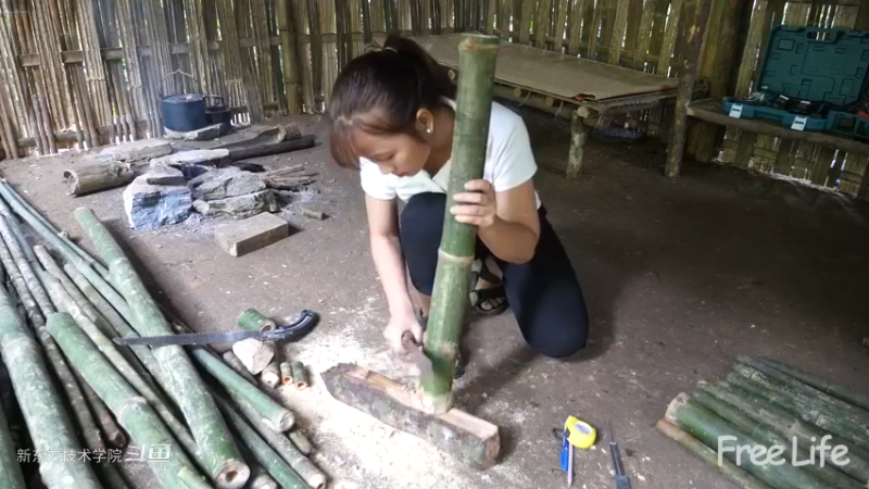 更新1季06自制家具5妹子独自深入荒野隐居修仙,建设世外桃源投个币吧