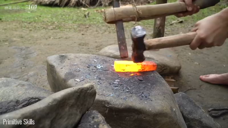 全集更新精剪版(4)新手斧升级E66锻造斧【真人我的世界-空手发展-单人炼铁】