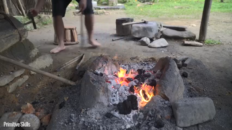 全集更新精剪版(3)E69制作木匠工具【真人我的世界-空手发展-单人炼铁】