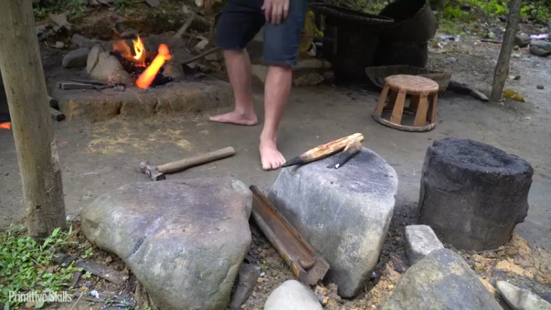 全集更新精剪版(7)E69制作木匠工具【真人我的世界-空手发展-单人炼铁】