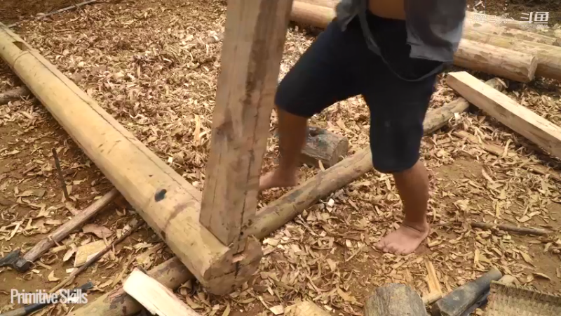 全集更新精剪版(7)E70竹屋升级，建造木屋【真人我的世界-空手发展-单人炼铁】