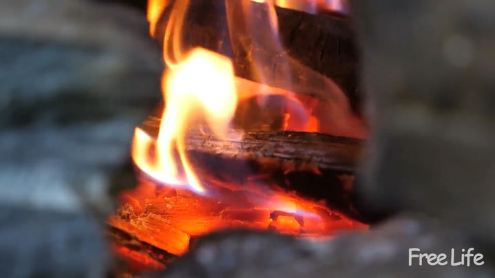 更新1季06自制家具1妹子独自深入荒野隐居修仙,建设世外桃源投个币吧