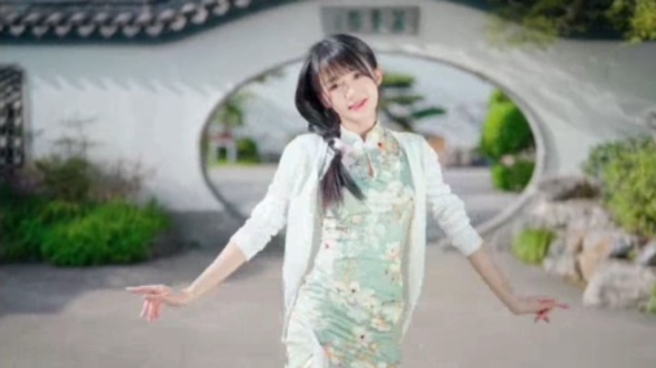 萌妹宅舞：中国风舞蹈，窈窕淑女手拿扇，旗袍着身迷人眼！