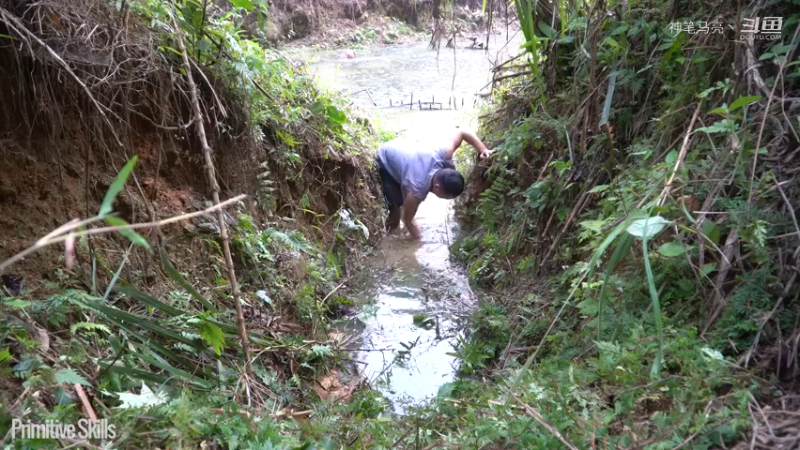 全集更新精剪版(2)E67锻造锄头种植玉米【真人我的世界-空手发展-单人炼铁】