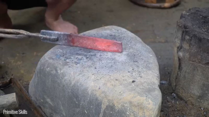 全集更新精剪版(2)E69制作木匠工具【真人我的世界-空手发展-单人炼铁】