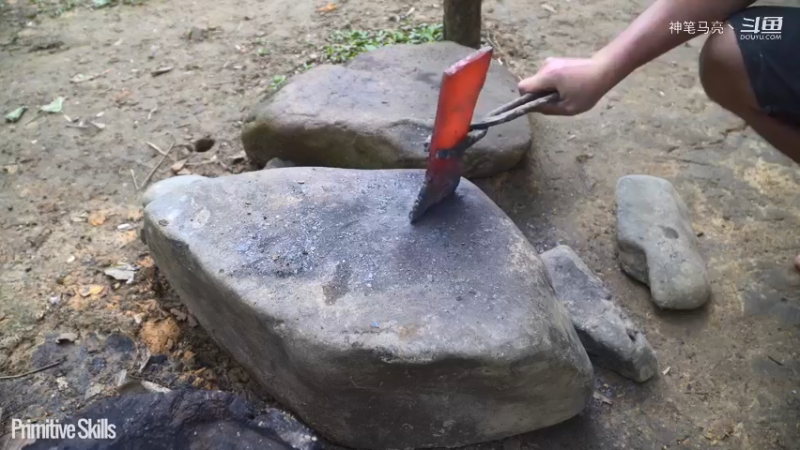 全集更新精剪版(7)E67锻造锄头种植玉米【真人我的世界-空手发展-单人炼铁】