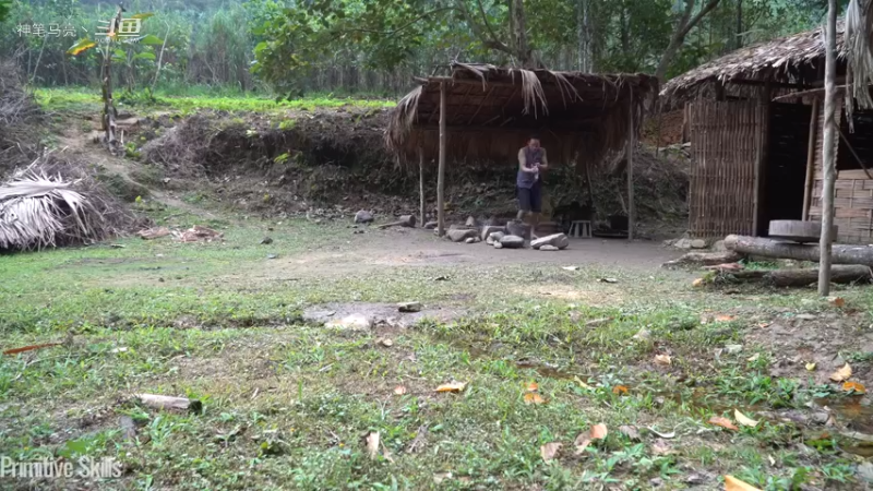 全集更新精剪版(11)新手斧升级E66锻造斧【真人我的世界-空手发展-单人炼铁】