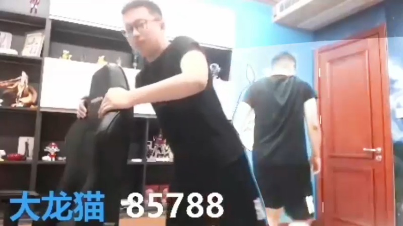 猫哥，大枪一炮秒杀
