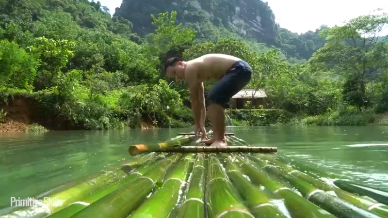 热乎更新(8)E126有车有房有船@池塘竹筏【真人我的世界-空手发展-单人炼铁】
