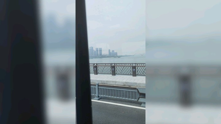 在妈妈家吃饭稍候回来直播。