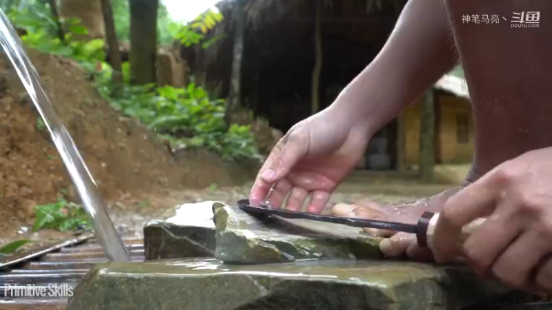 全集更新精剪版(10)E110锻造工具镰刀，韭菜瑟瑟发抖【真人我的世界-空手发展-单人炼铁】