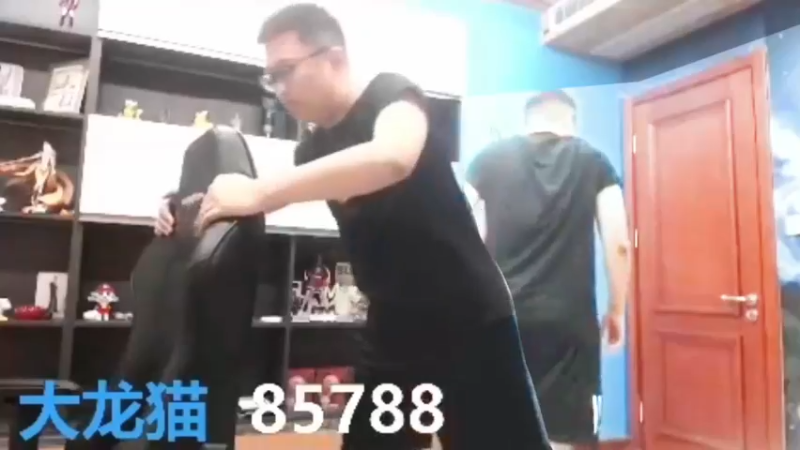 猫哥，莎姐广场舞!!