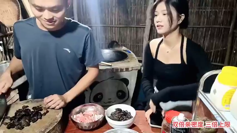【2021-08-28 19点场】川味箩卜：西瓜妹妹户外首秀