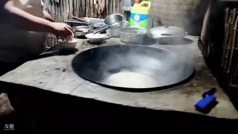 【2021-08-28 21点场】川味箩卜：西瓜妹妹户外首秀