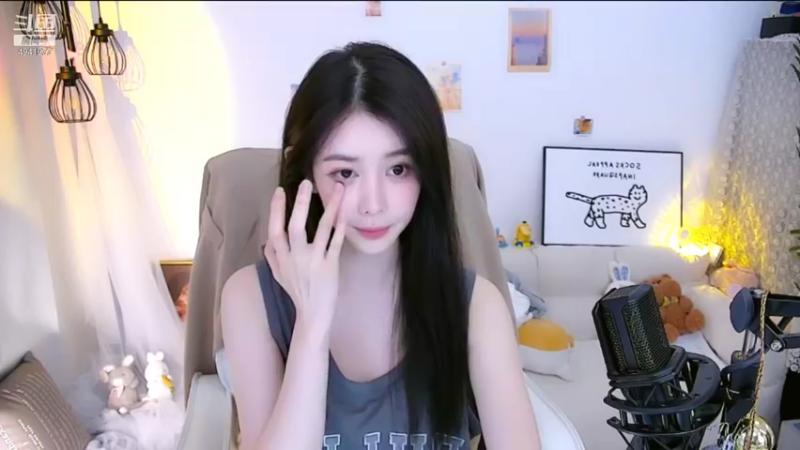 【2021-08-28 22点场】晒网的慧儿呀：只要开心 不要懂事