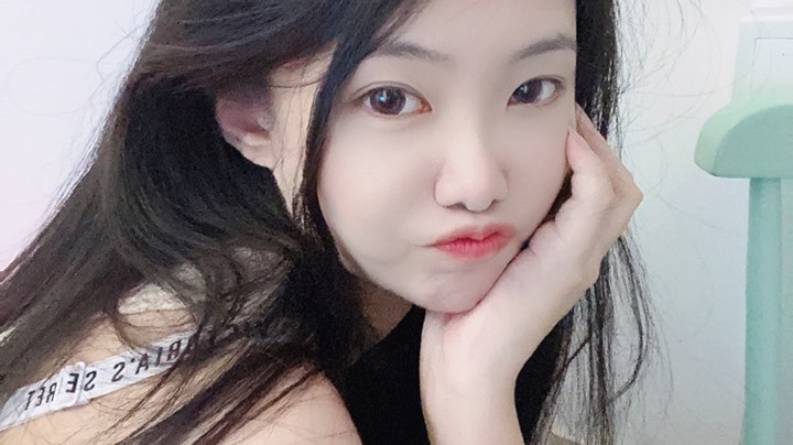 洗了头发好清爽，一边玩一边分享音乐哟～