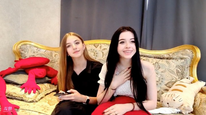 很可爱的韦鲁斯美少女，笑起来很好看啊