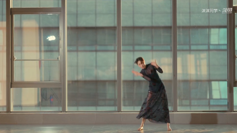 我在斗鱼看沫沫同学丶直播舞蹈