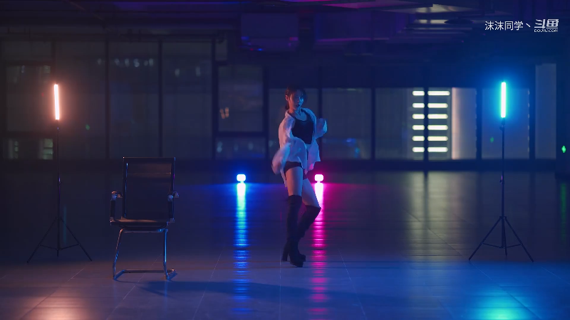 我在斗鱼看沫沫同学丶直播舞蹈