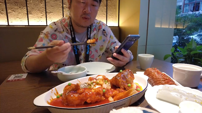 【美食】雪纳瑞三口之家的精彩时刻 20210831 08点场