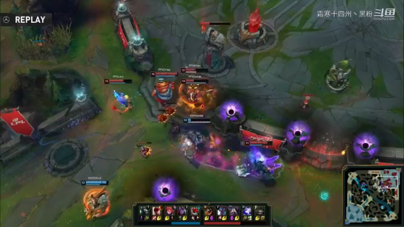 RW VS FPX第一局 (26)