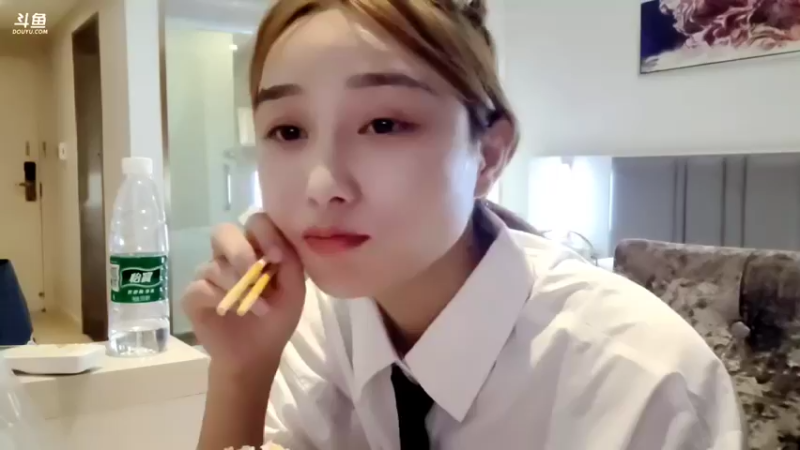 【2021-08-28 20点场】百变姑姑肖淑洁：淑洁:小城市的小日子