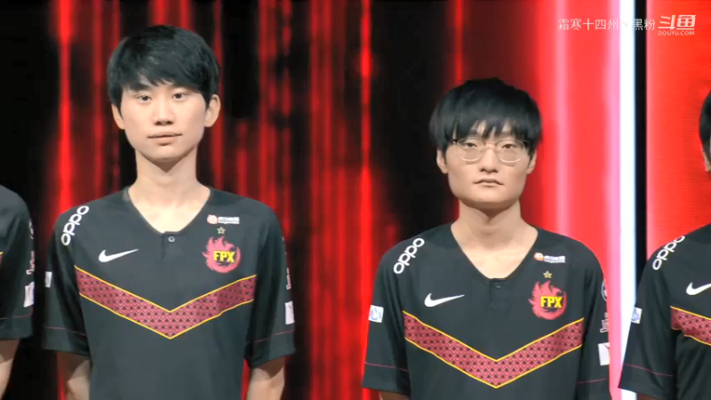 RW VS FPX第一局 (4)