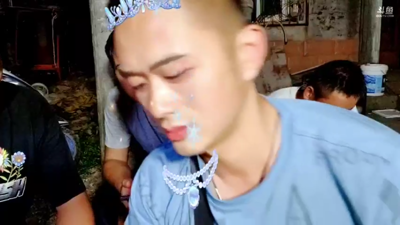 【2021-09-01 00点场】洪湖小肖：一个666卡个牌子！！！