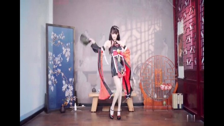 宅妹：小姐姐cos仙女武侠，英气！