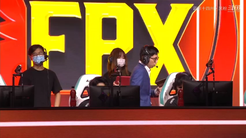 RNG vs FPX 第一局 (6)