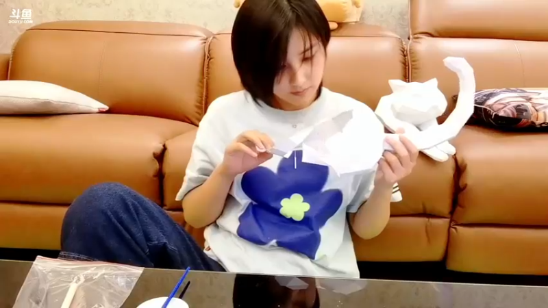 【2021-09-03 22点场】我是唐菲：继续我们的折纸小课堂哟