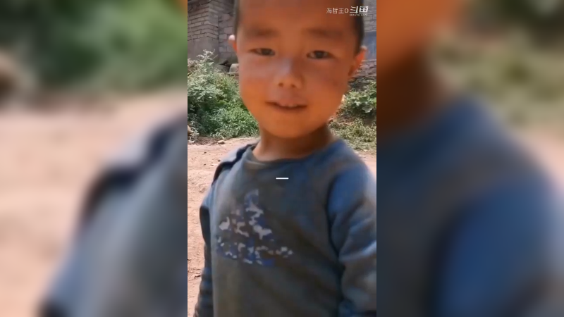 第一次喝可乐的孩子