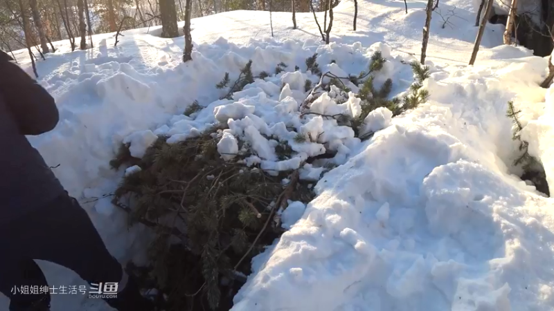 户外干货  雪坑避难所5