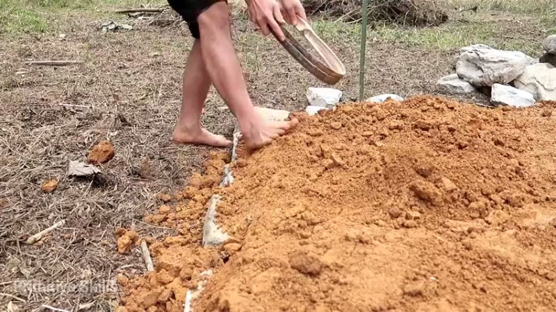 放下第一个基地：02(7)制作地基【真人我的世界-空手发展-铁器时代】.flv