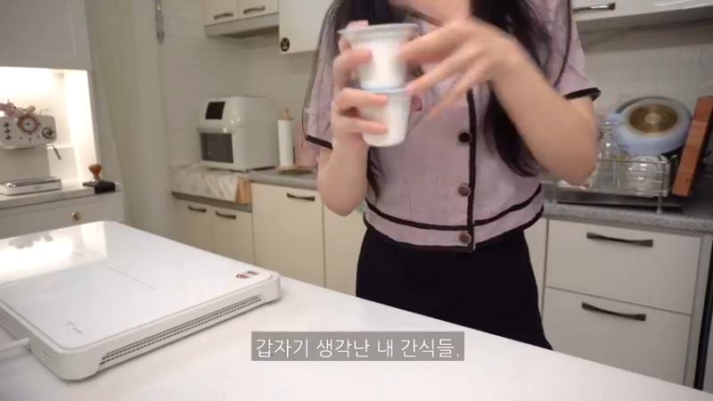 独居生活的日常制作5辛辣的辛奇乌冬面和紫菜包饭，火鸡旋风蛋包饭，辣椒酱，豆腐意大利面，剥蒜皮的方法，超市买菜，蜂蜜地瓜，蛤蜊意大利面