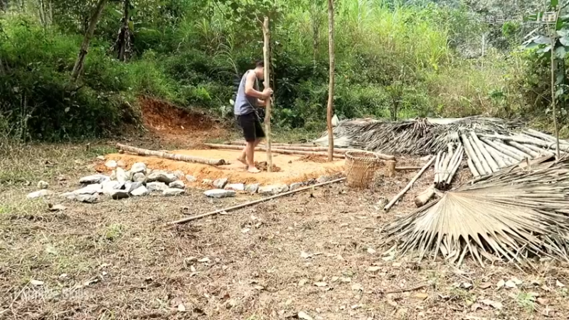 放下第一个基地：03(3)制作竹小屋【真人我的世界-空手发展-铁器时代】